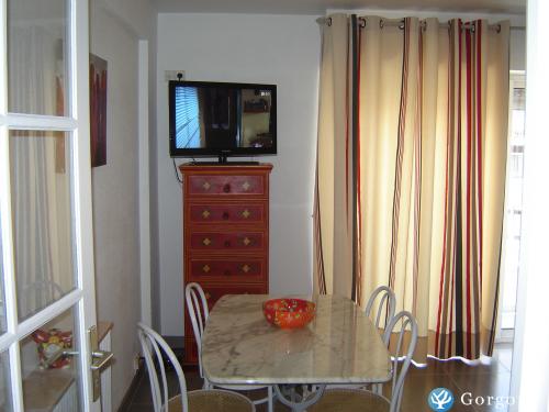 Photo n°3 de :location vacances centre ville st Jean de Luz, t1 classe 2**